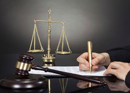 تفاوت وکیل و مشاور حقوقی ملک | کدام گزینه برای معاملات ملکی مناسب‌تر است؟