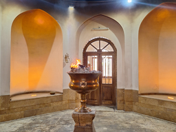 🌌 «چرا نور در فرهنگ ایرانی همیشه تقدس داشته است؟»