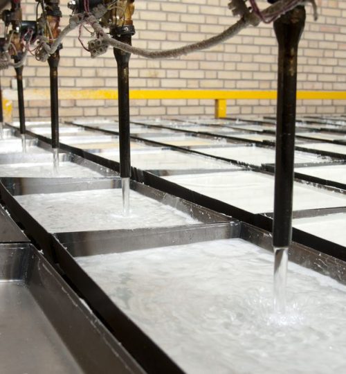 ریخته‌گری در کارخانهٔ تصفیهٔ واکس پارافین