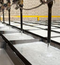 پارافین؛ از دل نفت تا روایت نور