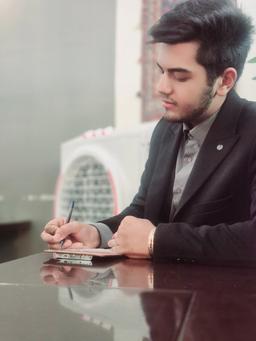 عباس پورجعفرآبادی درختی تنومند که از میان کویر روییده است!