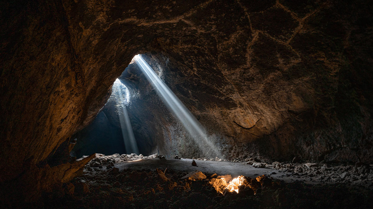 مرز میان تاریکی و نور!