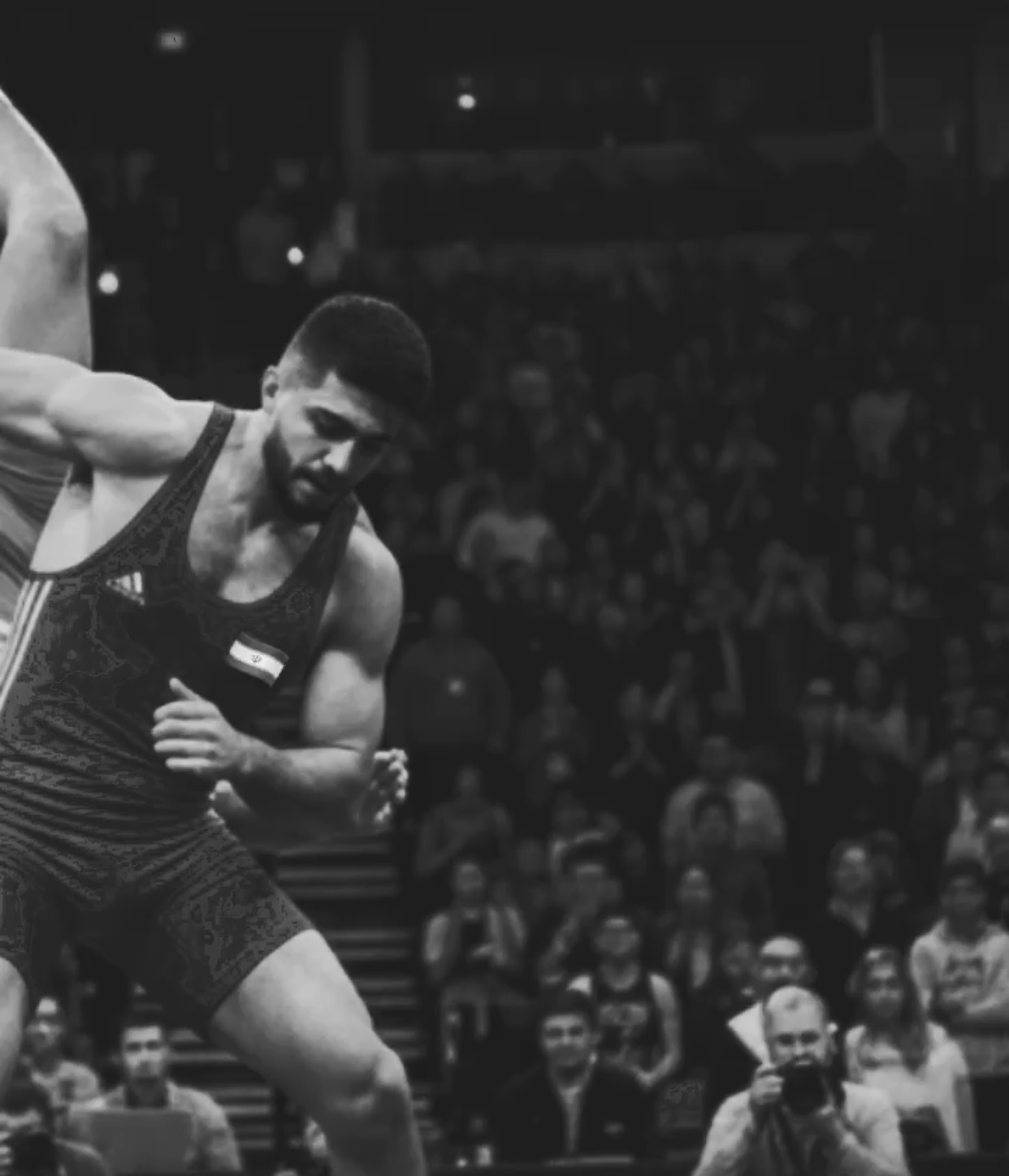 ورزشکاری که دچار آسیب دیدگی شد و از دور مسابقات کنار رفت :رباط طرفی داخلی (MCL) که در امتداد داخل زانو قرار دارد و از خم شدن زانو به داخل جلوگیری می‌کند.