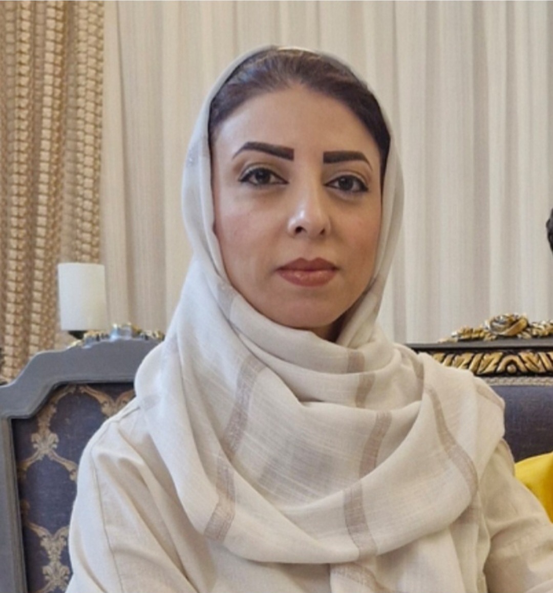 # نسرین دهقانپور:مدرس و طراح هنر حکاکی روی چوب