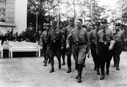 راز تاریک هیتلر: خودکشی گلی راوبال خواهرزادۀ هیتلر