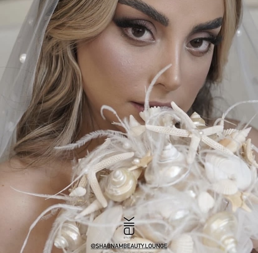 دسته گل عروس با صدف