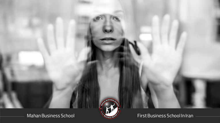 خشونت علیه زنان در محیط کار