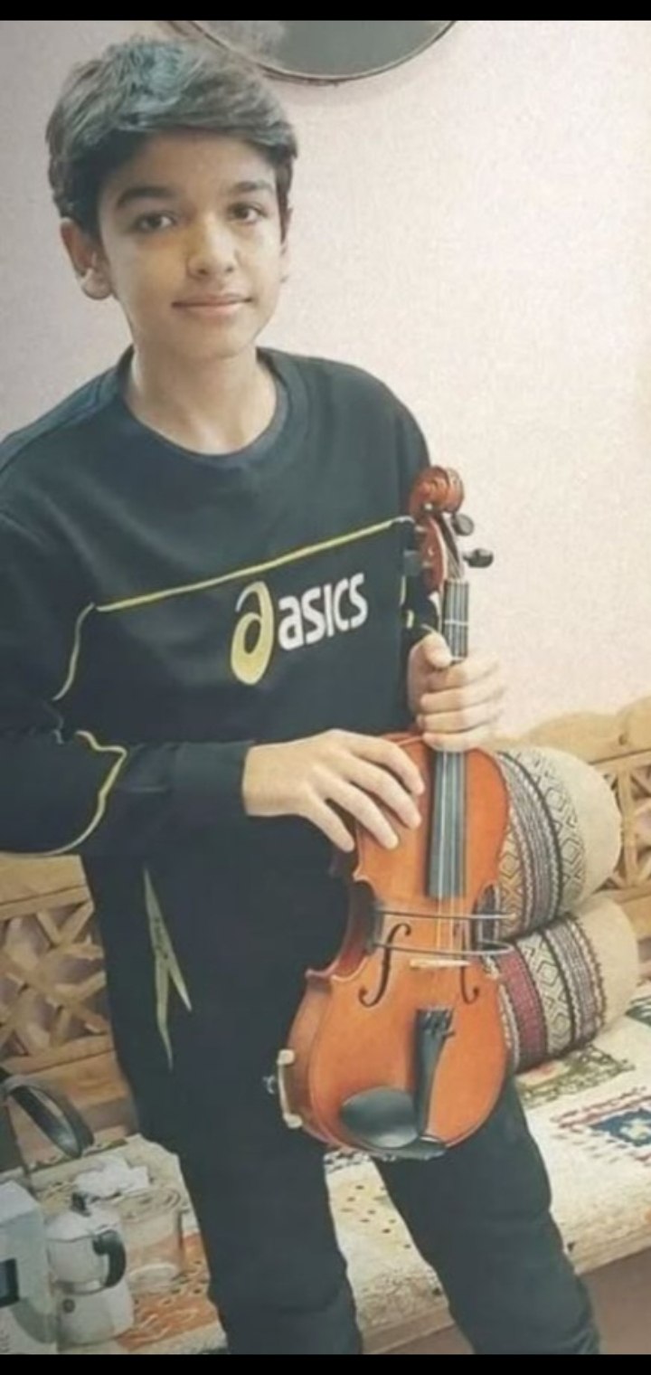 14 سالگی علی میرزایی ( ویالون )