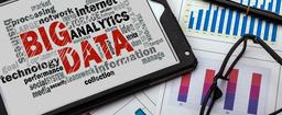 تحلیل کارایی و مقیاس‌پذیری مدل داده هویت‌محور