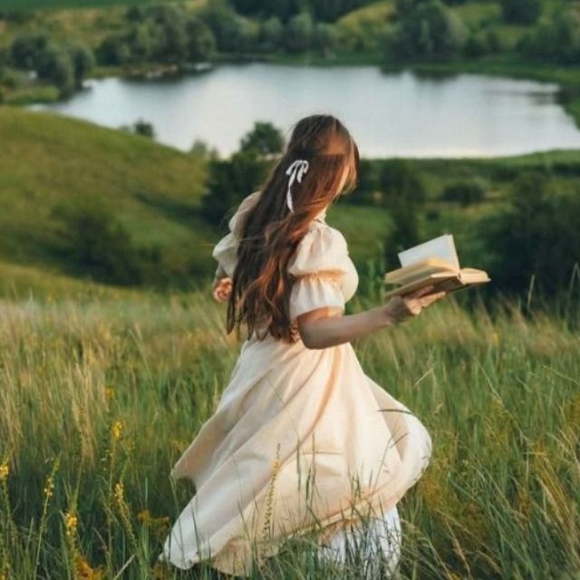 حوالــی ماه؛