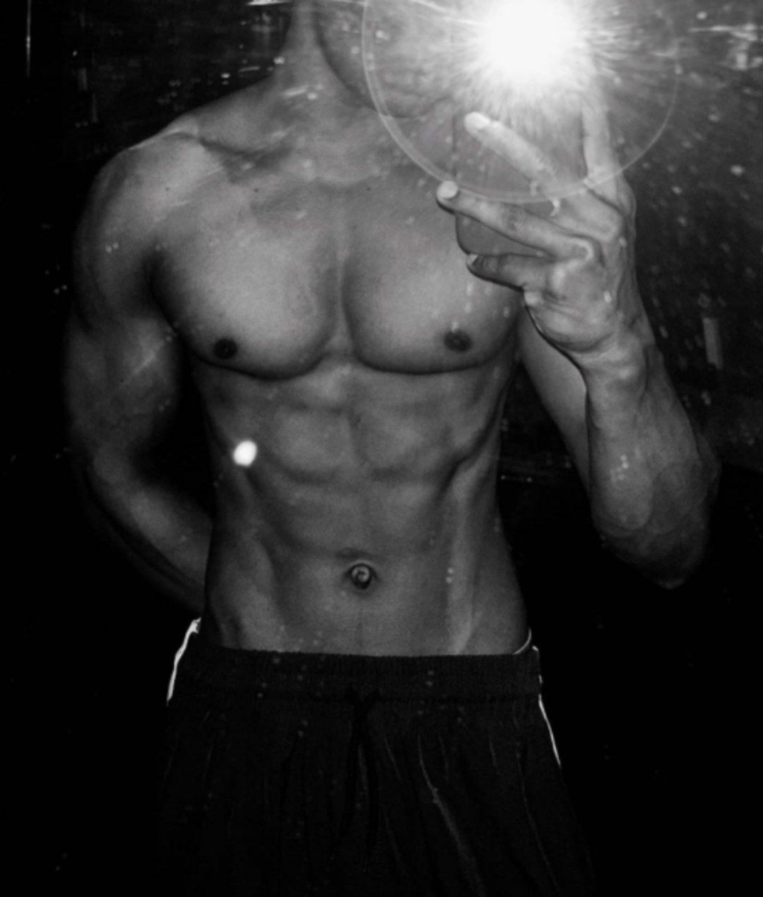 عکس ورزشکار حرفه‌ای | پسر ورزشکار در حال تمرین | ورزشکار در باشگاه بدنسازی | تصویر ورزشکار ایرانی | عکس پسر جوان ورزشکار | ورزشکار در حال دویدن | ورزشکار در فضای باز | چهره ورزشکار جذاب | ورزشکار در حال کشش بدن | عکس ورزشکار با لباس ورزشی | پسر خوش‌اندام ورزشکار | ورزشکار در باشگاه فیتنس | تصویر نزدیک از ورزشکار | عکس تمام قد ورزشکار | پسر ورزشکار در حال وزنه زدن | ورزشکار با بدن عضلانی | عکس ورزشکار در طبیعت | ورزشکار در حال تمرین روزانه