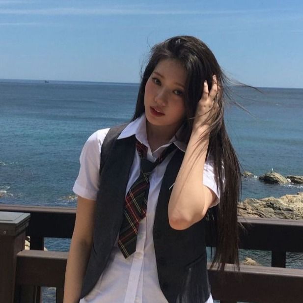 𝐥𝐞𝐞 𝐤𝐚𝐫𝐢𝐧𝐚