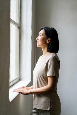 راهکارهای عملی برای تقویت عزت نفس در مسیر رشد مالی؛ از خودباوری تا درآمد پایدار