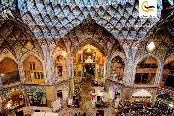 فضای داخلی سردر قیصریه اصفهان