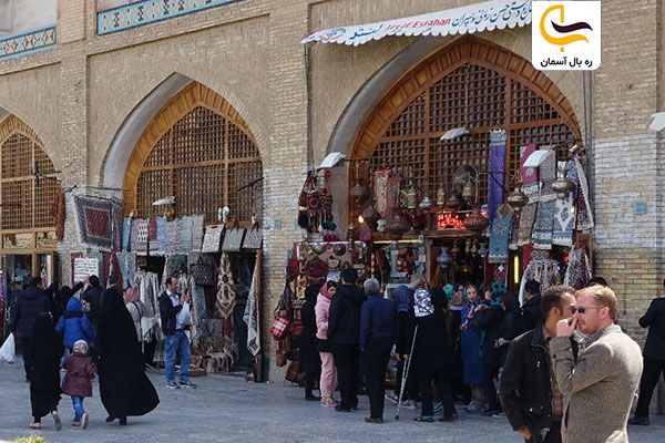 بازارگردی در میدان نقش جهان