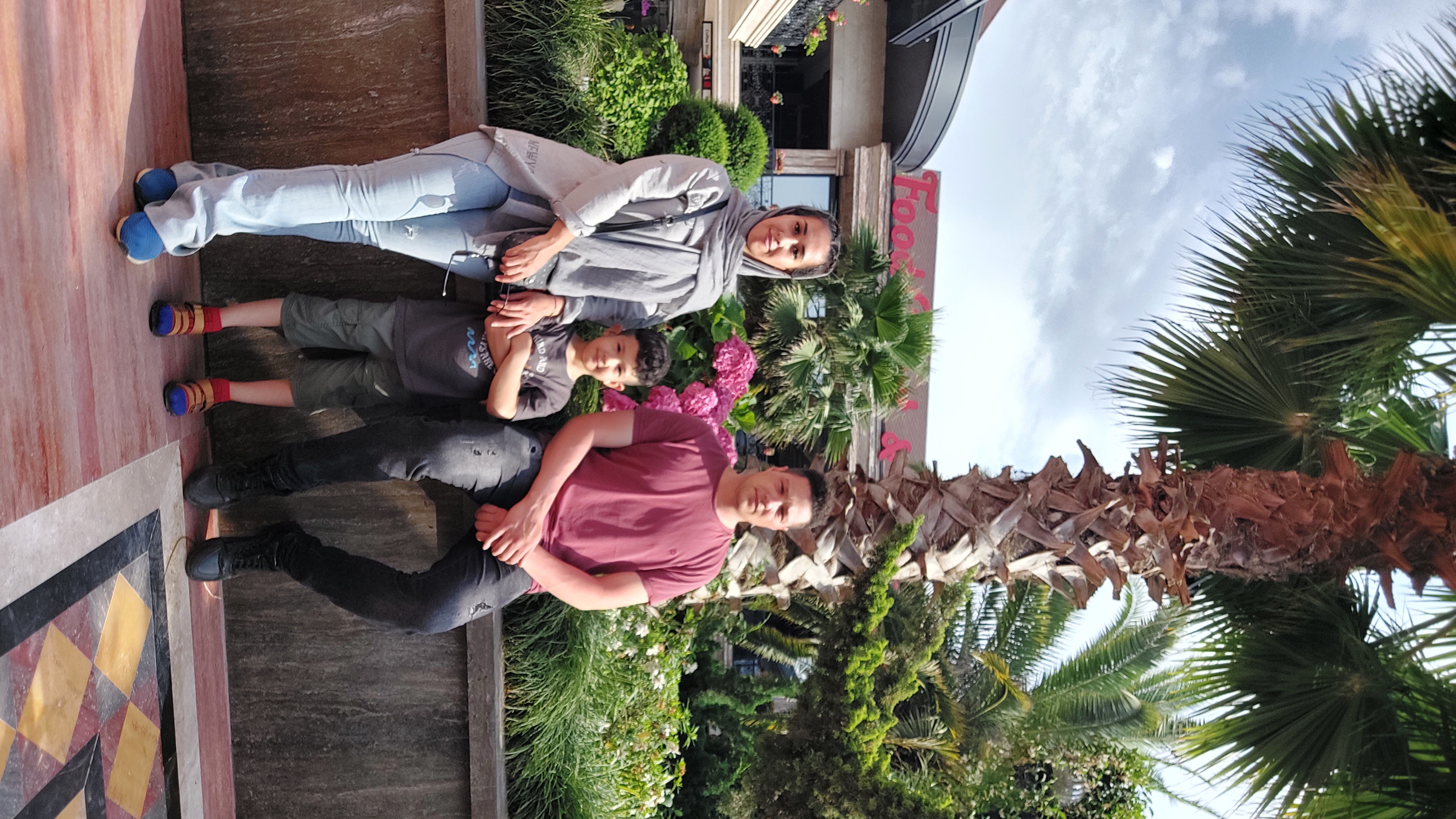 خانواده‌ی سه نفره‌ی ما