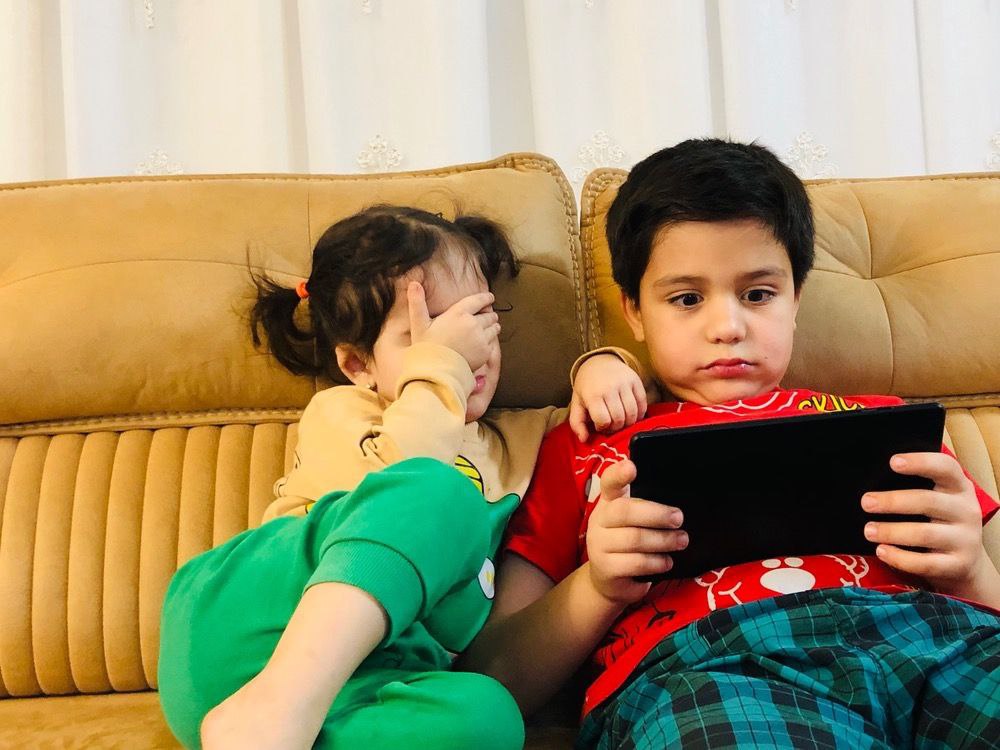 عکس گرفتن از بچهها کار سختی بود.