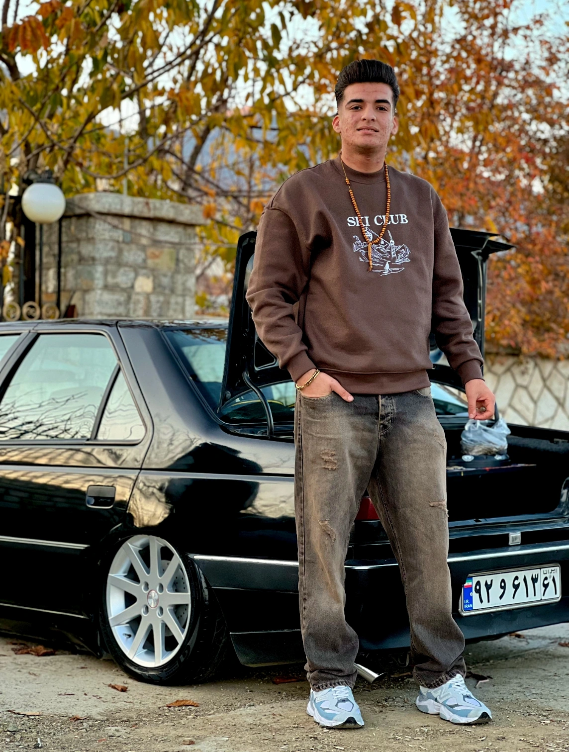 فرزین نوروزی کیست ؟