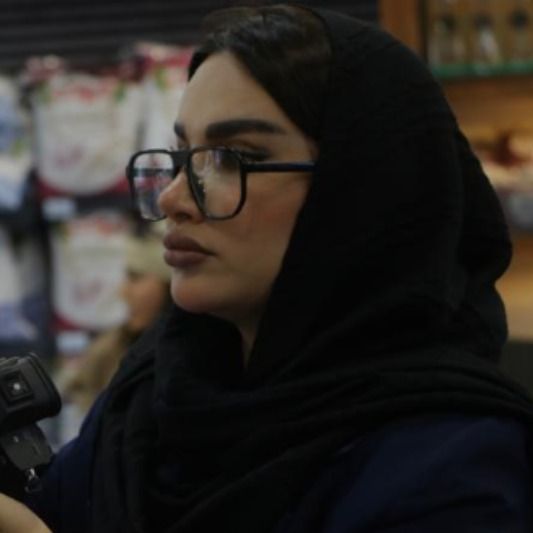 تبسم ادب دوست