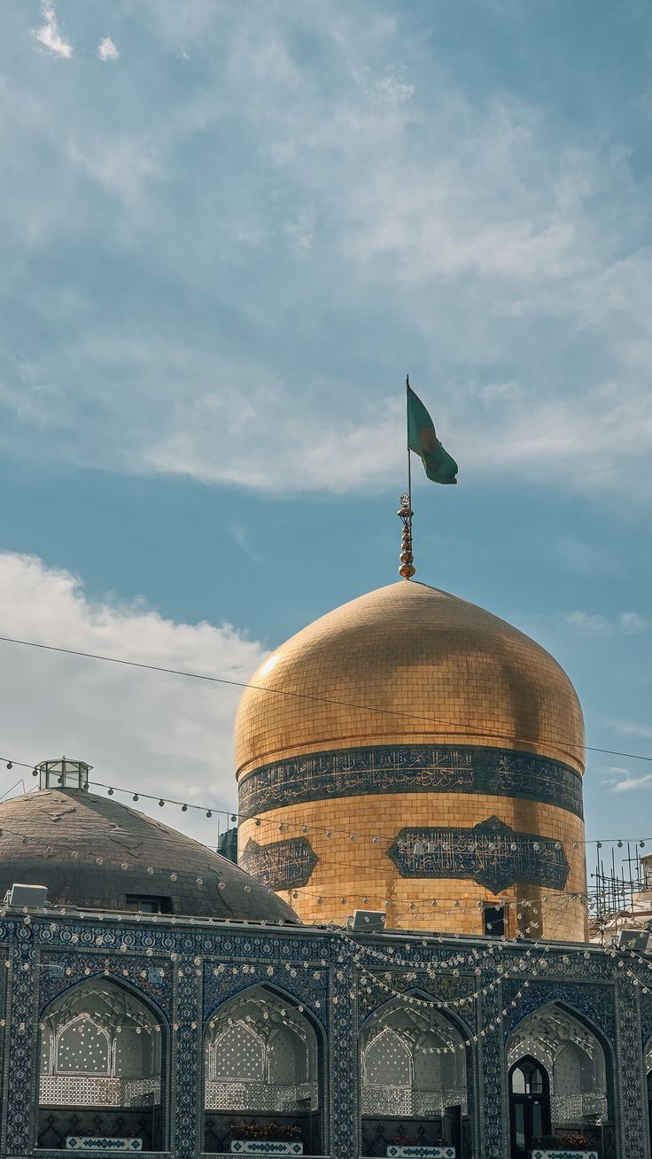 اما در کل زیباییِ مست کننده‌ای دارد