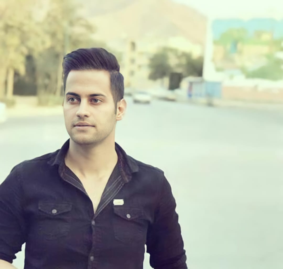 خواننده،جوان اراکی،موسیقی سنتی،اراک،استان مرکزی،خواننده اراکی،آواز ایرانی،موسیقی ایرانی،کامران،خواننده کامران میرزایی،خواننده اراک،بهترین صدا اراک،