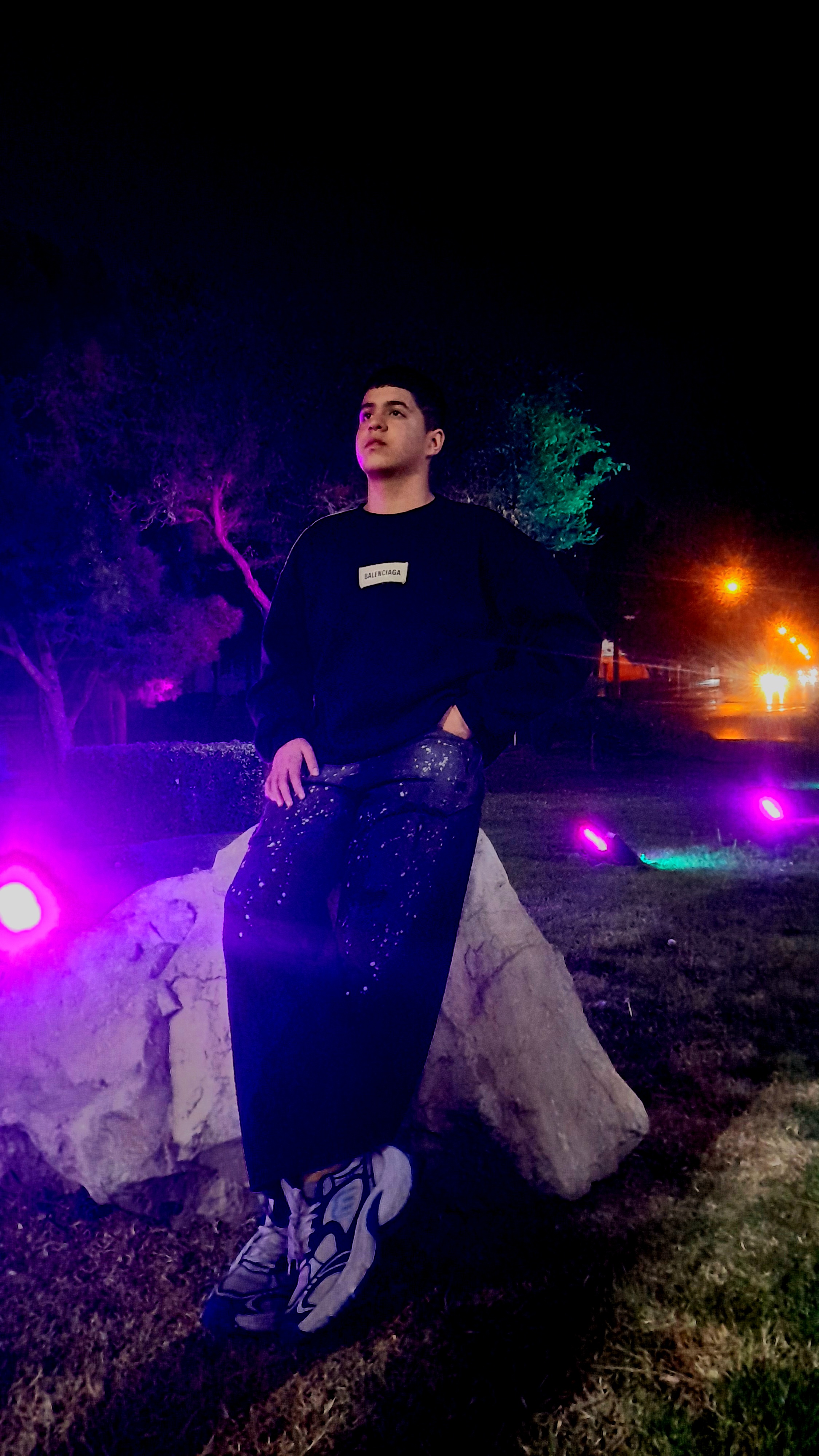 بوکسور خوش استایل مشهدی با بیش از ۶ سال سابقه دارنده قهرمانی استان خراسان رضوی در وزن های مختلف زاده شده در مشهد شاگرد استاد محمد سرباز یکی از با استعداد ترین بوکسور های گذشته و بهترین استاد در سطح کشور بادبیش از ۱۰ سال سابقه مربی گری