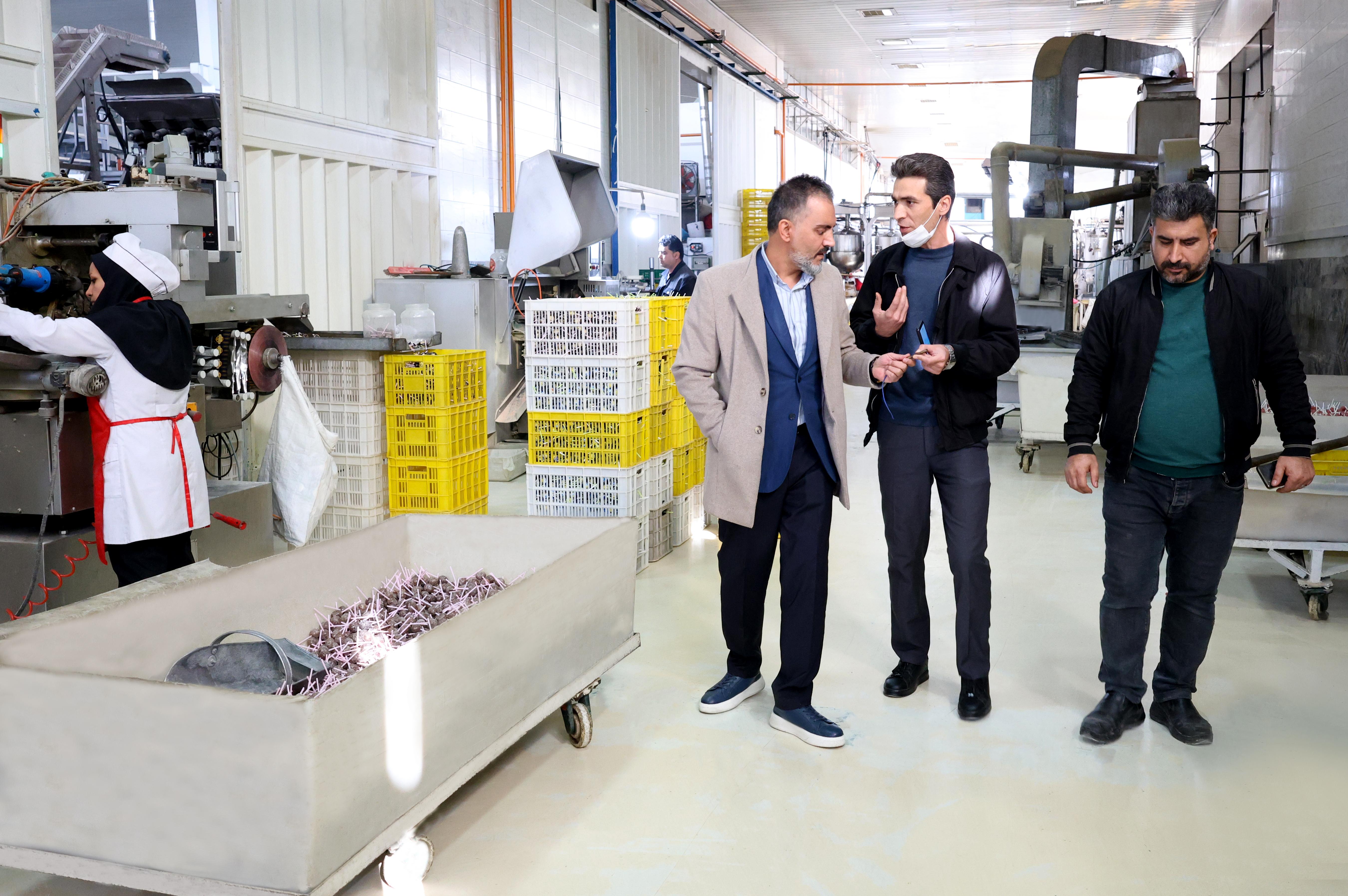 حضور در دل خط تولید برای من فقط یک بازدید نیست؛بخشی از نگاه مدیریتی من به توسعه پایدار، کیفیت واقعی و تصمیم‌سازی آگاهانه است.