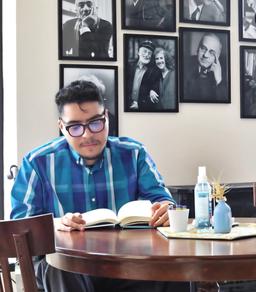 محمدصادق وحدتی نیا