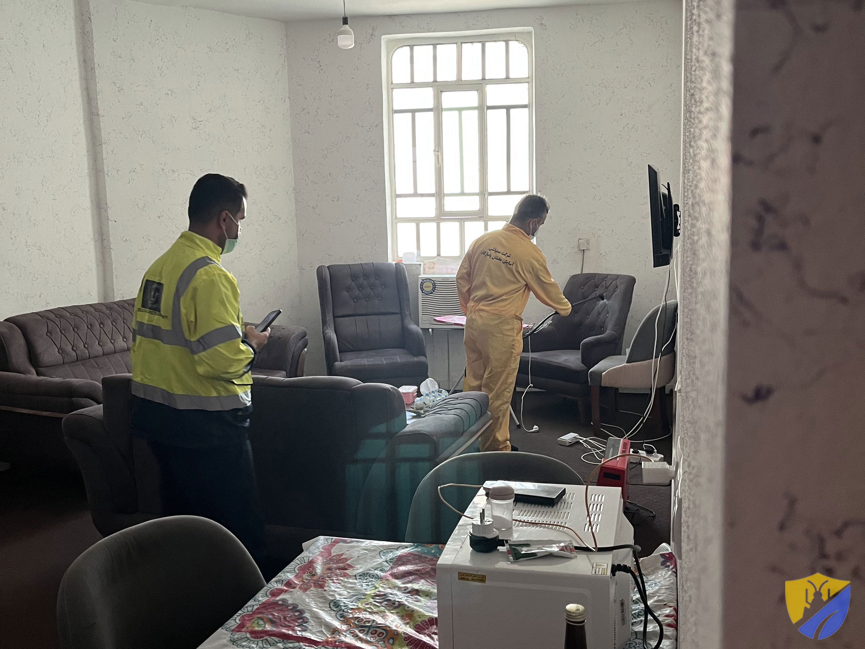 سمپاشی تخصصی ساس در خوابگاه توسط کارشناسان آسانکش