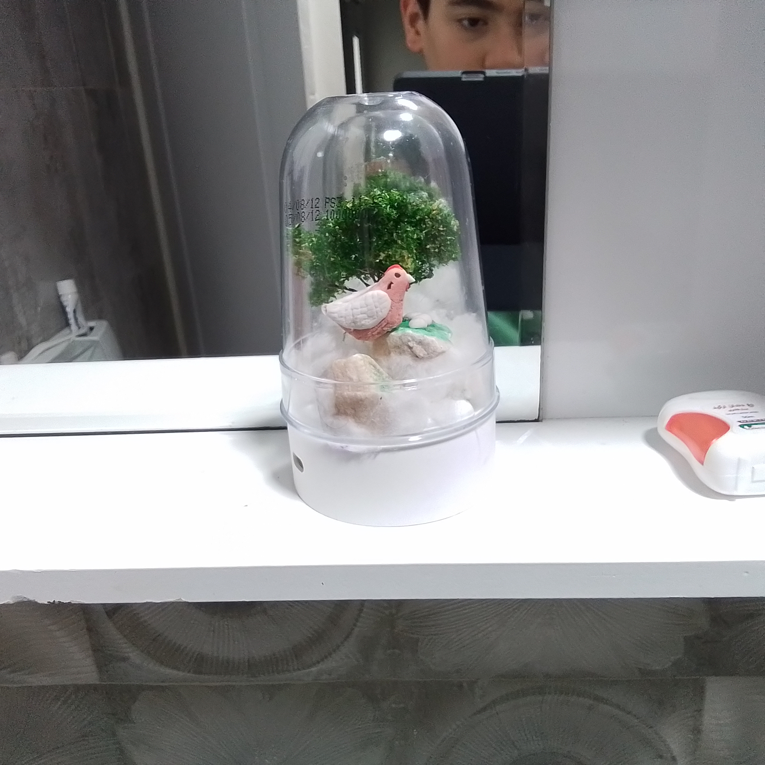 این هنرمند فوق العاده را در ایتا دنبال کنید پسر بچه ای که در سن 12 سالگی برند خود را خلق کرد و دست از خلق کردن مینیاتور بر نمیدارد💛 آدرس کانال او در ایتا: https://eitaa.com/theminidream