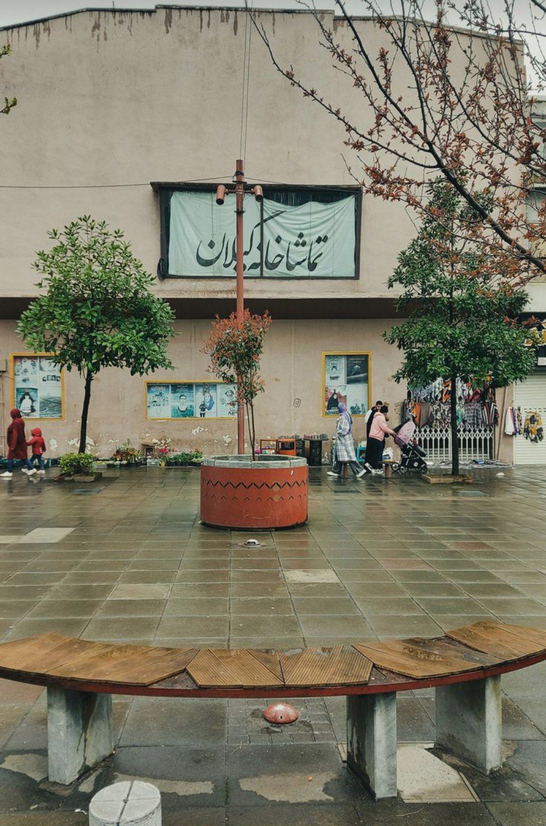 چه می‌خواهی؟دور شدن، گم شدنو دیگر هرگز نبودن.