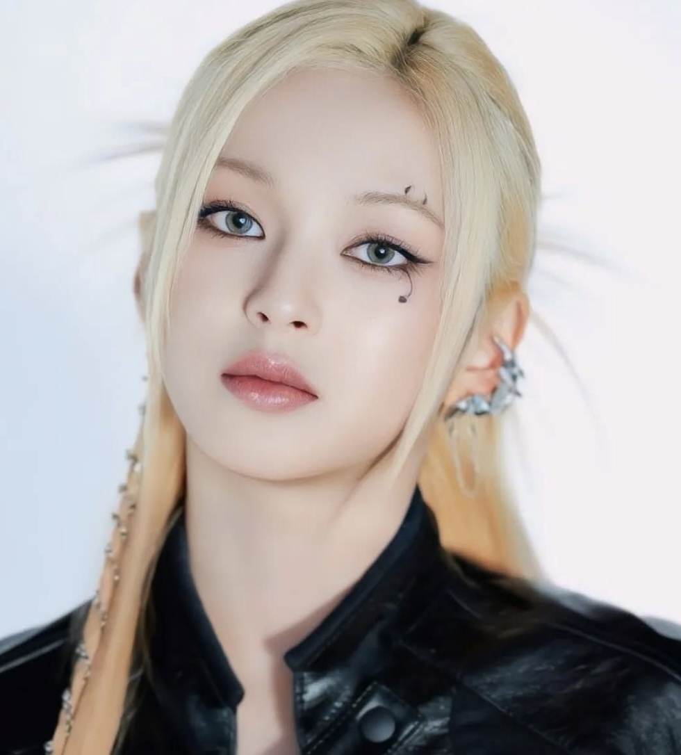 چیکی ریل ترین چیکتا در روبیکا ؟ ☕️ چیکی برای چندمین بار ریل ترین چیکتا شده این بانوی خوش صدا لقب های مثل دختر چیکتا  ، چیکتا ایرانی و … گرفته از این بانو حمایت نمی کنید ؟ 🦢 چنل این بانو در روبیکا هست 🪵