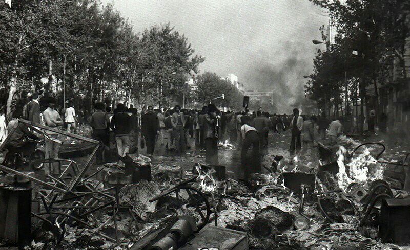 آتش افروزی و تخریب اموال عمومی در انقلاب ۵۷