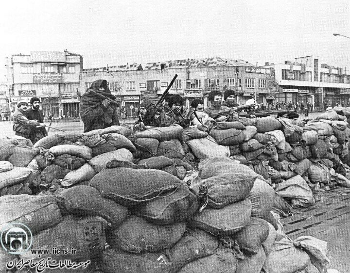 تفنگ در انقلاب ۵۷