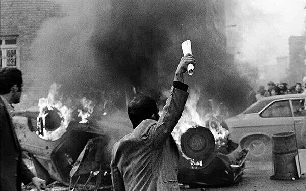 آتش افروزی و تخریب اموال عمومی در انقلاب ۵۷