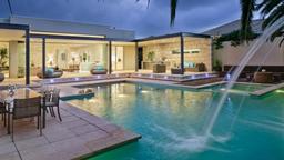 داستان موفقیت شغلی یک سازنده استخر را با هم بخوانیم!