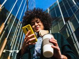 درک تأثیر ابزارهای دیجیتال و رسانه های اجتماعی بر سلامت روان