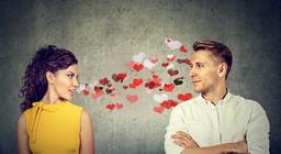 نقش تعریف و تمجید در حفظ و تداوم عشق عاشقانه