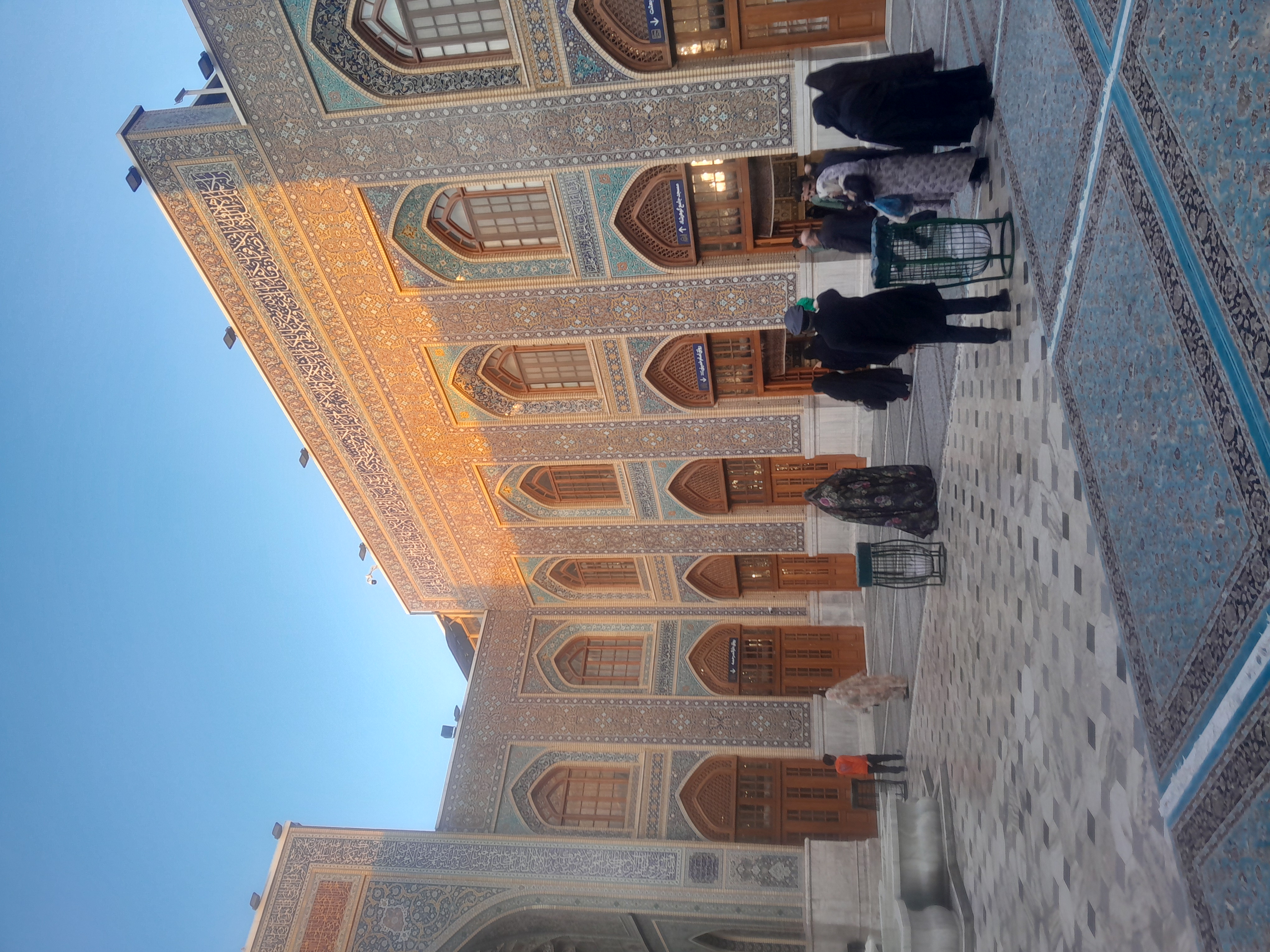 اینجا همون کنج دلنشین منه:) بعد از قرآن هوا روشن شده بود