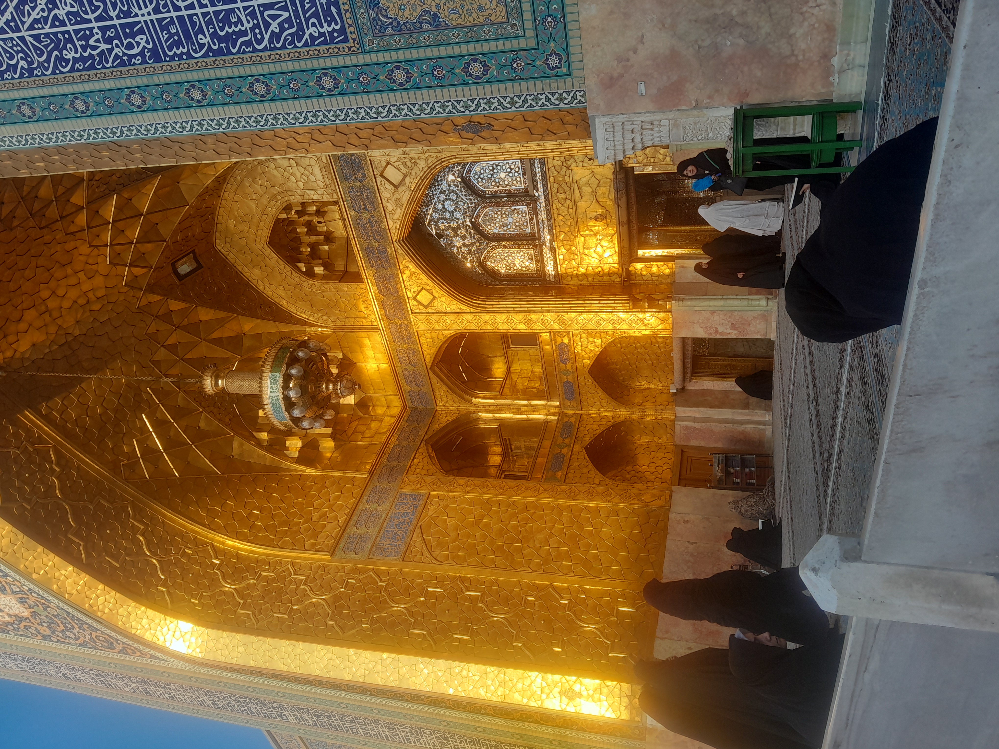 اینجا ورودی زیارت ضریح آزادیه. خیلیییییییییییی دلم تنگ شدTT