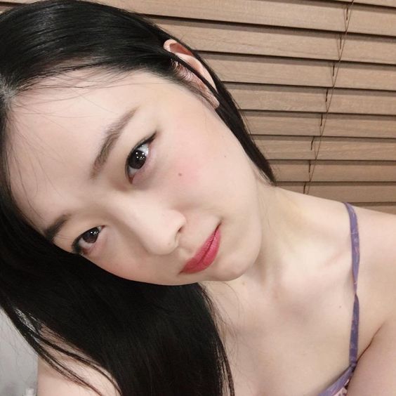 این آیدل خیلی مهربون بودن که فوت شدن اسمش سدلی هست