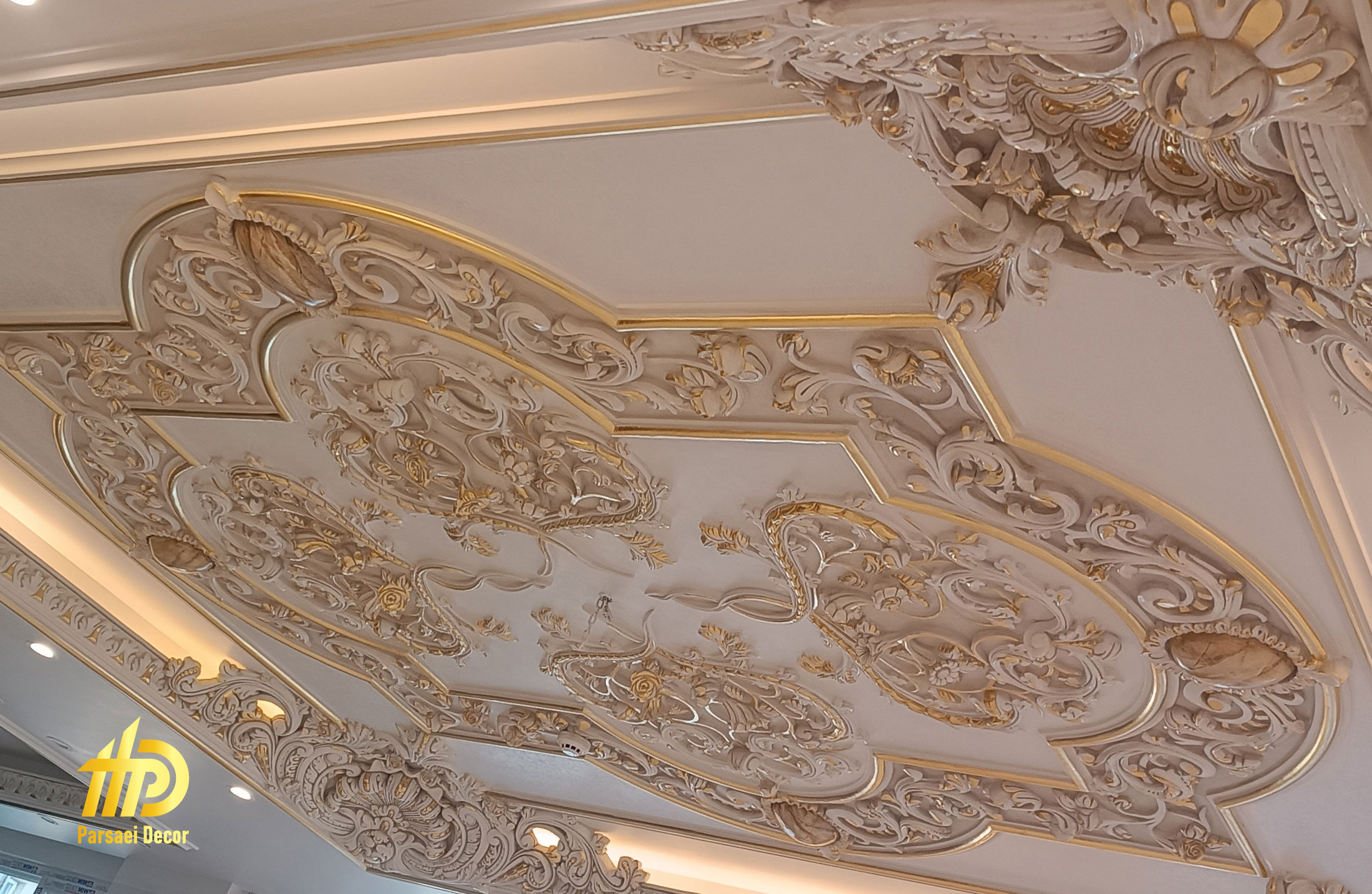 گچبری سبک کلاسیک نمای سقف