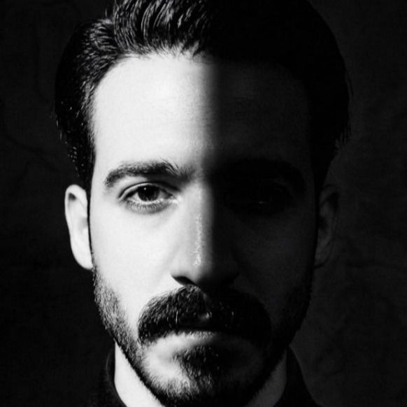 پوریا «ویراد»