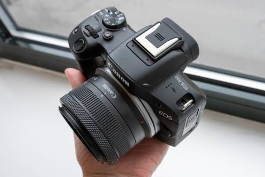 دوربین Canon EOSR50