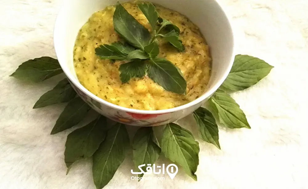 کلمبا ماهی یا حلیم ماهی، که از ترکیب گندم پرک، گوشت ماهی، سبزیجات معطر و ادویههای مختلف تهیه میشود. این غذا در استان هرمزگان و به خصوص بندرعباس رواج دارد و با روغن حیوانی (جونون) که عطر و طعم خاصی به آن میدهد، پخته میشود