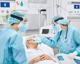 پرستار ICU مثل یه فرمانده جنگی وسط میدون نبرده