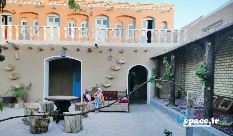 اقامتگاه بومگردی کندر
