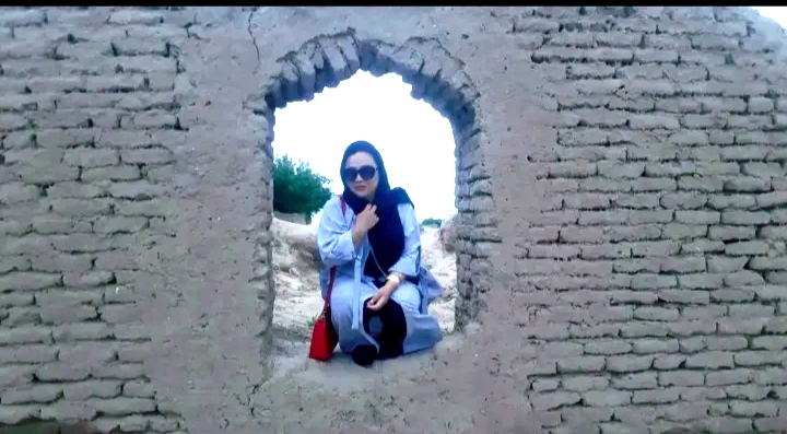 زنی که همسرش به او خیانت میکند