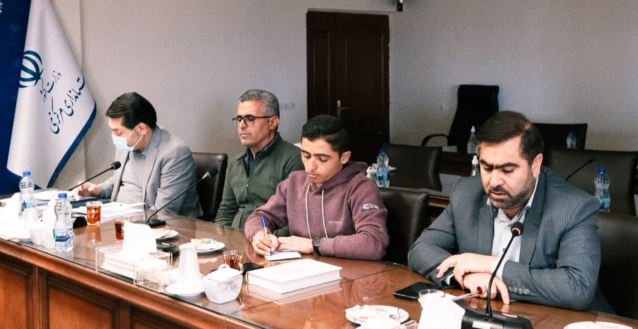 علی صادقی پور در استانداری مرکزی
