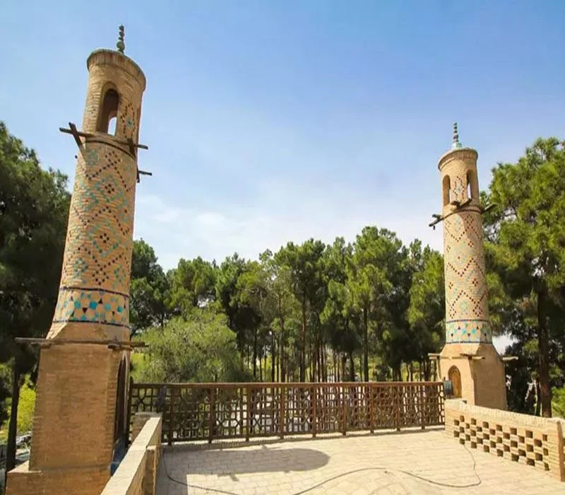 مناره‌های منارجنبان